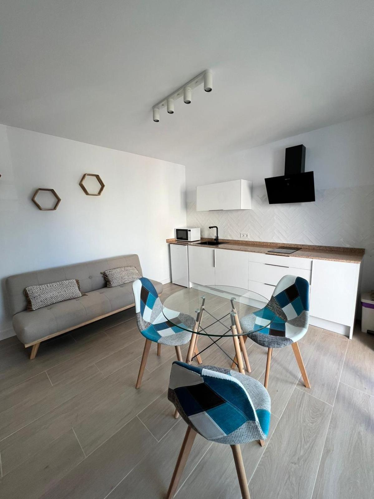 Apartamentos Buganvilla Roquetas De Mar Ruang foto